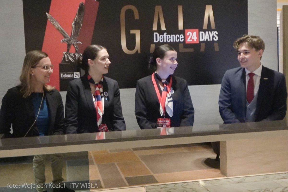 defence24_-40