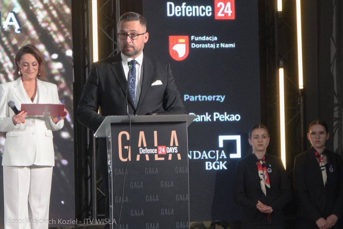 defence24_-42